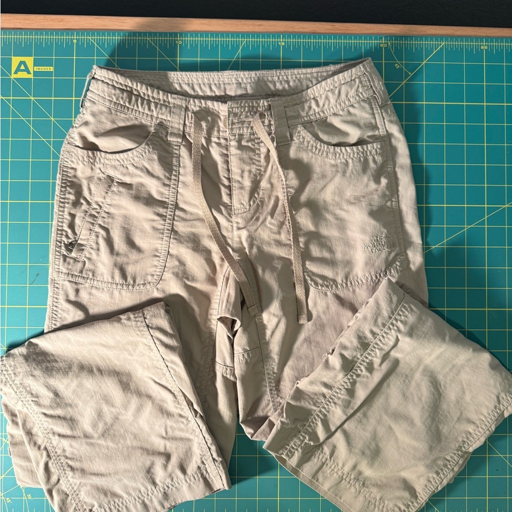 The North Face Women’s Nylon Hiking Pants – Size 0 Short – Stow Pocket